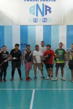 PLN Icon Plus Wujudkan Program Wellbeing melalui Olahraga Badminton